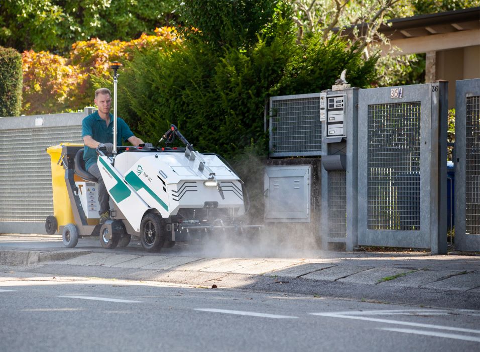 max-wind-idrojet-pulizia-marciapiede